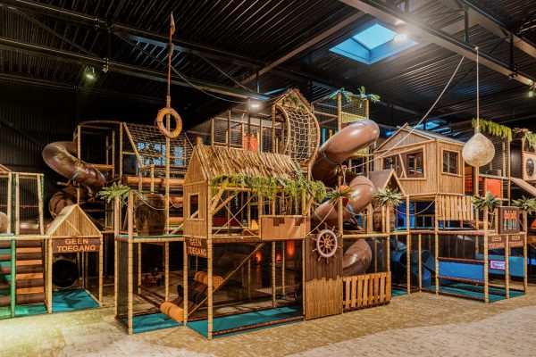family entertainment center